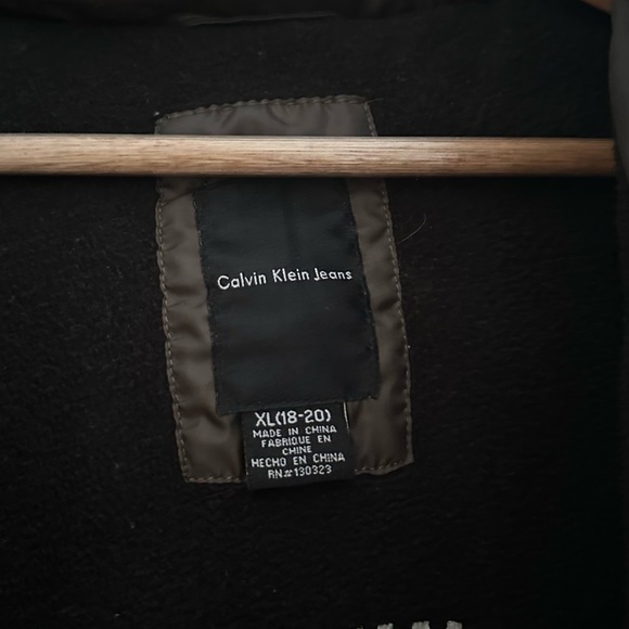 Calvin Klein Jeans Green Puffer Coat - Picture 5 of 8